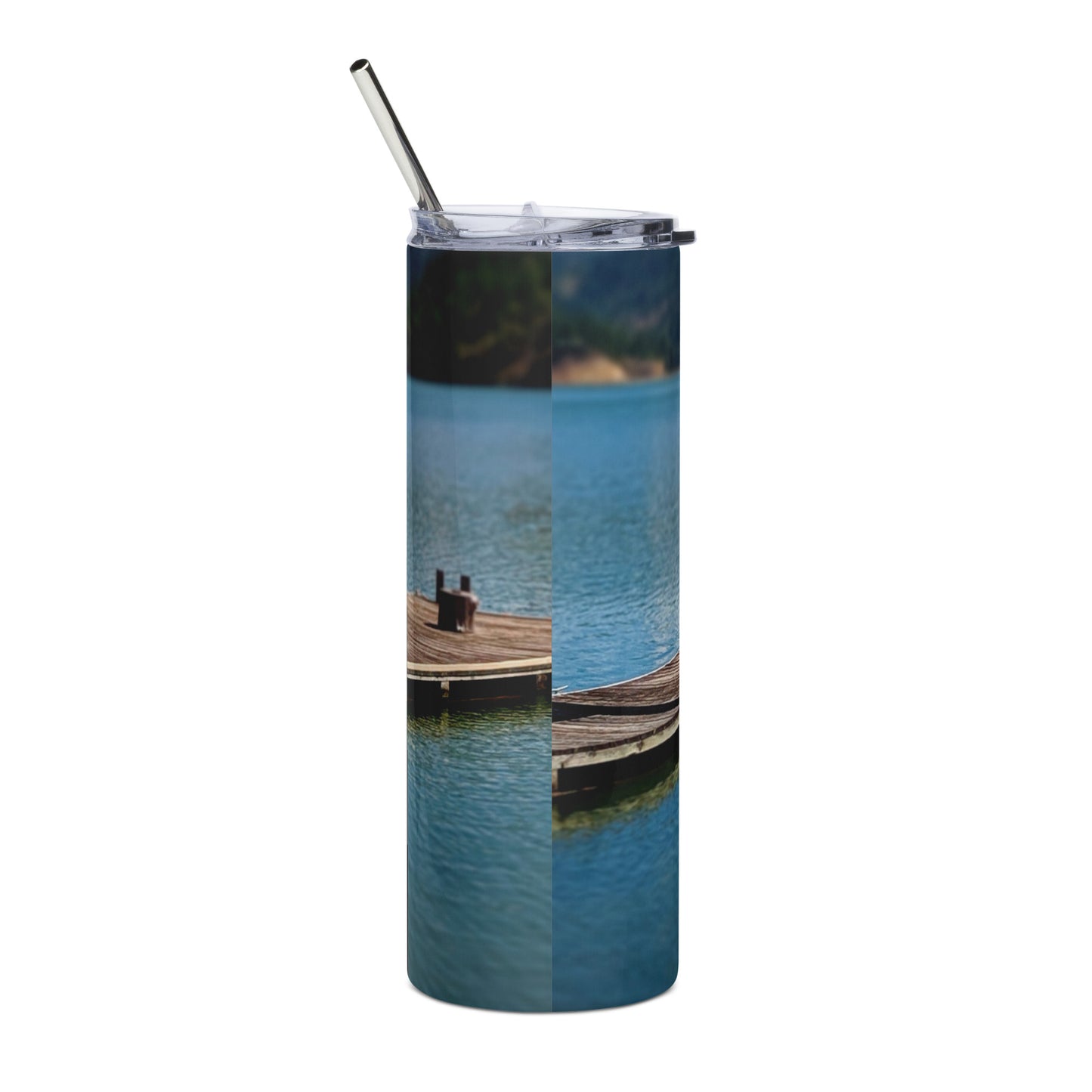 Stainless steel tumbler | Photo: Summer Potential