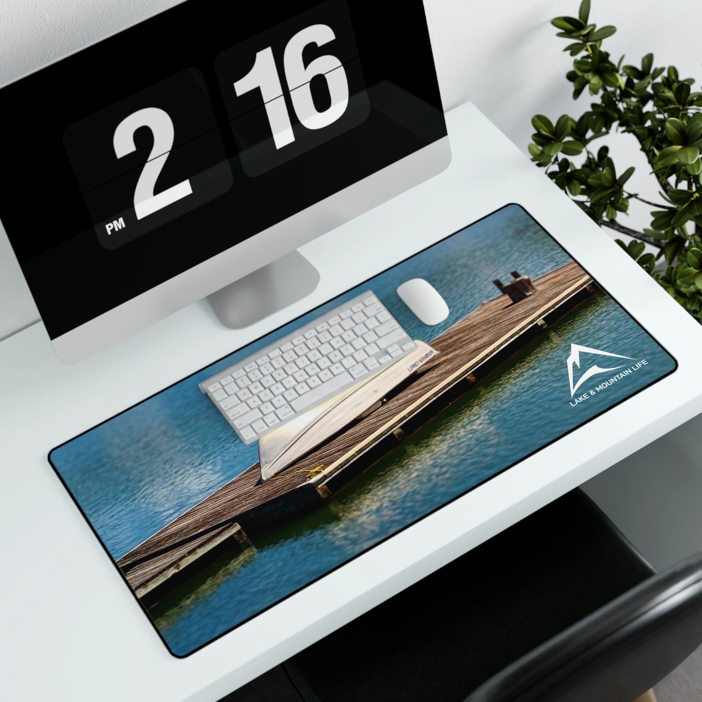 Desk Mat Mouse Pad | Photo: Potential Summer